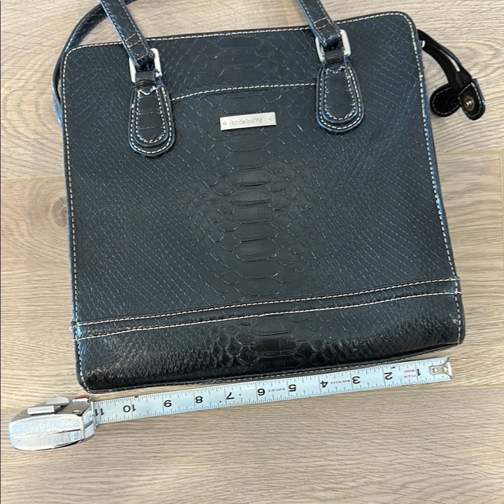 2/$20 PURSE Liz Claiborne Snakeskin Black Handbag 3 Sections Pocket Zipper - Picture 12 of 15